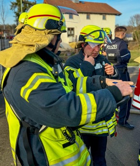 FW Kreuzau: Kellerbrand in Untermaubach Menschenleben in Gefahr /Vollalarm f&uuml;r die Feuerwehr Kreuzau