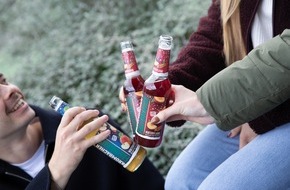 Krombacher Brauerei GmbH & Co.: Winterapfel bekommt Verst&auml;rkung: Krombacher's Fassbrause Winterpflaume feiert Premiere
