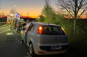 Polizei Aachen: POL-AC: Verkehrsunfall im Nordkreis- mehrere Menschen schwer verletzt