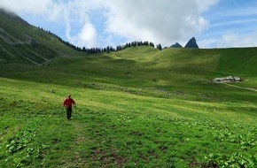 Wandermagazin SCHWEIZ: Neues Wanderbuch: Die 99 schönsten Rundtouren in der Schweiz