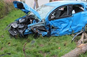 Polizei Minden-Lübbecke: POL-MI: Drei Verletzte nach Verkehrsunfall