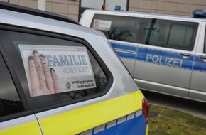 Polizeiinspektion Lüneburg/Lüchow-Dannenberg/Uelzen: POL-LG: ++ Plakat-Aktion an Funkstreifenwagen, Arztpraxen und verschiedenen Einrichtungen ++ "Gegen Gewalt in der Familie" -> Aktion zur Bekanntmachung der Homepage ...