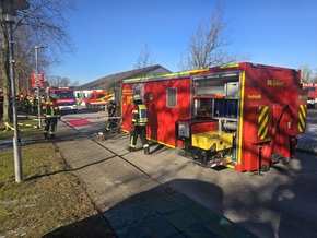 FW-RD: Feuer zerstört Seniorenwohnungen in Felde Felde - (Kreis Rendsburg-Eckernförde), 18.02.2025, 12:05 Uhr Feuer in einer Seniorenwohnanlage in Felde - Wohnungen sind unbewohnbar.