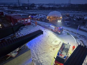 FW-RD: Brennende Acetylenflasche sorgt f&uuml;r umfangreiche Sperrungen auf der A7 und dem Nord-Ostsee-Kanal