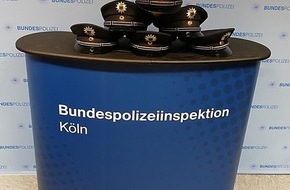Bundespolizeidirektion Sankt Augustin: BPOL NRW: Zuwachs bei der Bundespolizeiinspektion Köln: Mehr als 30 Neue starten am 01.03.2021!