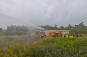 Feuerwehr Dortmund: FW-DO: Vegetationsbrand auf Haldenfl&auml;che in Dortmund Eving - Feuerwehr Dortmund im Einsatz