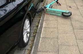 Polizei Bielefeld: POL-BI: E-Scooter-Fahrer fl&uuml;chtet zu Fu&szlig;
