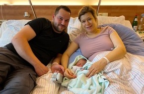 Schön Klinik: Pressemeldung: Rendsburger Neujahrsbaby Till kam am 2.1.2024 zur Welt