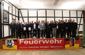 Feuerwehr der Stadt Arnsberg: FW-AR: Auflösung des letzten Basislöschzugs - Neue Strukturen für starke Einheiten vor Ort