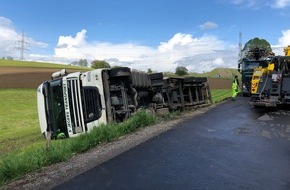 Kreispolizeibehörde Oberbergischer Kreis: POL-GM: 190521-360: L307 nach LKW-Unfall für etwa eine Stunde gesperrt