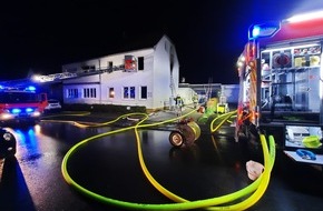 Feuerwehr und Rettungsdienst Bonn: FW-BN: Wohnungsbrand in Bonn-Holzlar - zwei verletzte Personen.