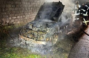 Polizeiinspektion Lauterecken: POL-PILEK: Auto gerät in Brand - Feuerwehr verhindert Schlimmeres