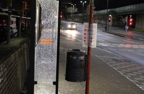 Kreispolizeibehörde Rhein-Kreis Neuss: POL-NE: Mehrere Bushaltestellen beschädigt - Zeugen gesucht