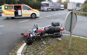 Kreispolizeibehörde Höxter: POL-HX: Motorradfahrer bei Unfall schwer verletzt