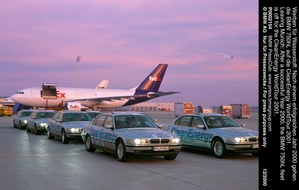 BMW Group: Werben für Wasserstoff: BMW 750hL-Wasserstoffflotte auf Welttournee / Erste Station Dubai 1. Februar 2001