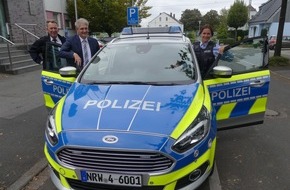 Kreispolizeibehörde Unna: POL-UN: Vorstellung Ford S-Max als Streifenwagen