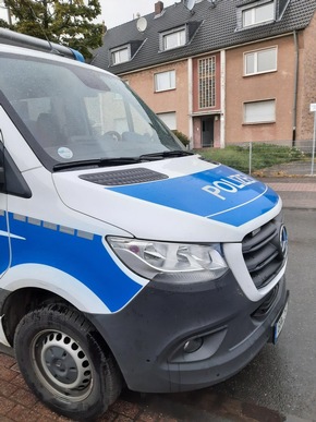 BPOL Halle: Festnahme in Cybercrimeverfahren - Bundespolizei nimmt Dokumentenfälscher fest, mehrere Wohnungen durchsucht