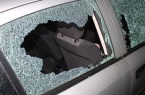 Kreispolizeibehörde Viersen: POL-VIE: Viersen: Scheiben an Autos eingeschlagen