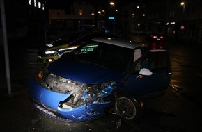 Polizei Hagen: POL-HA: 20-jähriger Hagener bei Verkehrsunfall in Hohenlimburg leicht verletzt