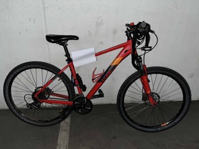 POL-DA: Nachtragsmeldung: Mehrere Fahrr&auml;der nach Festnahme entdeckt / Polizei sucht Eigent&uuml;mer