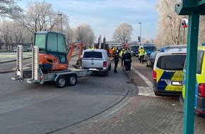 Polizeiinspektion Wilhelmshaven/Friesland: POL-WHV: Kontrollaktion auf der B437: 41 Verstöße ahnden, darunter fünf Straftaten