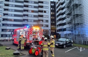 Feuerwehr Bergisch Gladbach: FW-GL: Angebranntes Essen fordert einen verletzten Senior in der Stadtmitte von Bergisch Gladbach