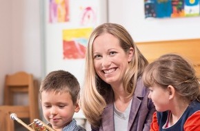 dm-drogerie markt: "HelferHerzen - Der dm-Preis für Engagement": dm startet neue Initiative (FOTO)