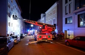 Feuerwehr Stuttgart: FW Stuttgart: Küchenbrand mit verrauchtem Treppenhaus