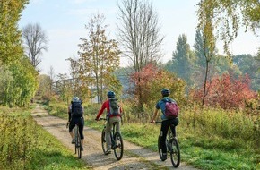 Tourismusverband Ostbayern e.V.: Kulinarische Genuss-Touren durch das Bayerische Golf- und Thermenland / Nächster Halt: Nuss-Baiser-Torte, Klostergeist und Schmalzgebäck