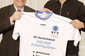 Deutscher Franchiseverband e.V.: Teamgeist und Fairplay bringen die deutsche Franchise-Branche wirtschaftlich und sozial nach vorn