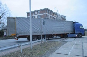 Polizeipräsidium Mannheim: POL-MA: Mannheim: Verkehrspolizei zieht völlig verkehrsunsicheren Sattelzug aus der Ukraine aus dem Verkehr