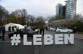 Polizei Essen: POL-E: Essen: Verkehrsdienst kontrolliert getunte Autos anlässlich Motorshow - Knapp ein Drittel der Fahrzeuge weist Verstöße auf - 15 Pkw sichergestellt