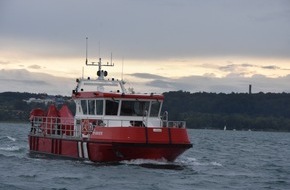 Feuerwehr Konstanz: FW Konstanz: Übung auf dem Bodensee - Brand auf einem Fahrgastschiff