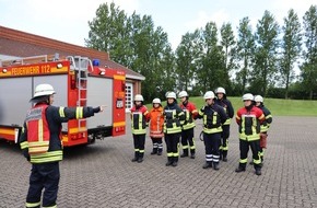 Freiwillige Feuerwehr Gemeinde Schiffdorf: FFW Schiffdorf: Elf neue Einsatzkräfte für die Gemeinde Schiffdorf - Über die Hälfte weiblich!