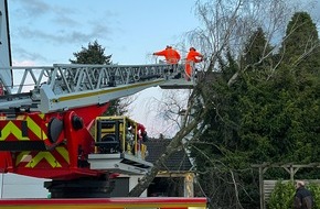 Feuerwehr Essen: FW-E: Sturm über Essen - Feuerwehr im Dauereinsatz