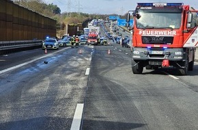 Freiwillige Feuerwehr Bad Honnef: FW Bad Honnef: Verkehrsunfall auf der A3: PKW kollidierte mit Bus