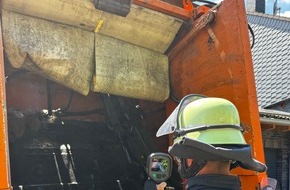 Feuerwehr Remscheid: FW-RS: Brand in einem Müllfahrzeug schnell gelöscht