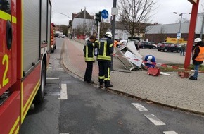 Feuerwehr Gelsenkirchen: FW-GE: Eine verletzte Person nach Pkw-Unfall in Gelsenkirchen Hassel