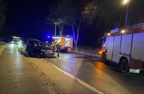 Feuerwehr Detmold: FW-DT: Zusammenstoß zweier PKW