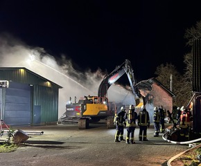 FW-ROW: Lagerhalle in Volkensen in Vollbrand