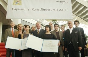 Audi AG: Bayerische Kunstförderpreise 2002 vergeben