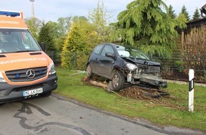 Polizei Minden-Lübbecke: POL-MI: Autofahrt endet am Straßenbaum