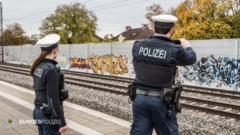 Bundespolizeidirektion M&uuml;nchen: Bundespolizeidirektion M&uuml;nchen: Graffiti-Sprayer auf frischer Tat gestellt / Zeugenhinweis f&uuml;hrt zur Festnahme