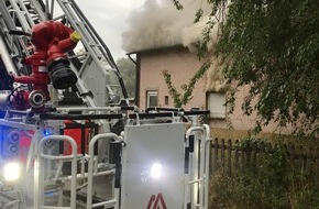Feuerwehr Bottrop: FW-BOT: Gebäude in Bottrop Boy in Vollbrand