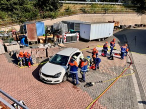 FW Hünxe: 24-Stunden-Dienst der Jugendfeuerwehr Hünxe - Ein Tag voller Einsätze und Kreativität