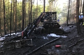 Polizeidirektion Kaiserslautern: POL-PDKL: Brand eines Holzvollernter