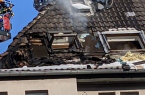 Feuerwehr Oberhausen: FW-OB: Wohnungsbrand im Dachgeschoss eines Mehrfamilienhauses