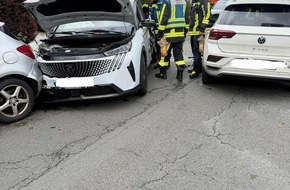Feuerwehr Bochum: FW-BO: Verkehrsunfall mit f&uuml;nf beteiligten Pkw auf der Bergener Stra&szlig;e