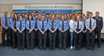 Polizeipräsidium Rheinpfalz: POL-PPRP: Begrüßung der "Neuen"