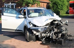 Polizei Minden-Lübbecke: POL-MI: Autos kollidieren in Hille